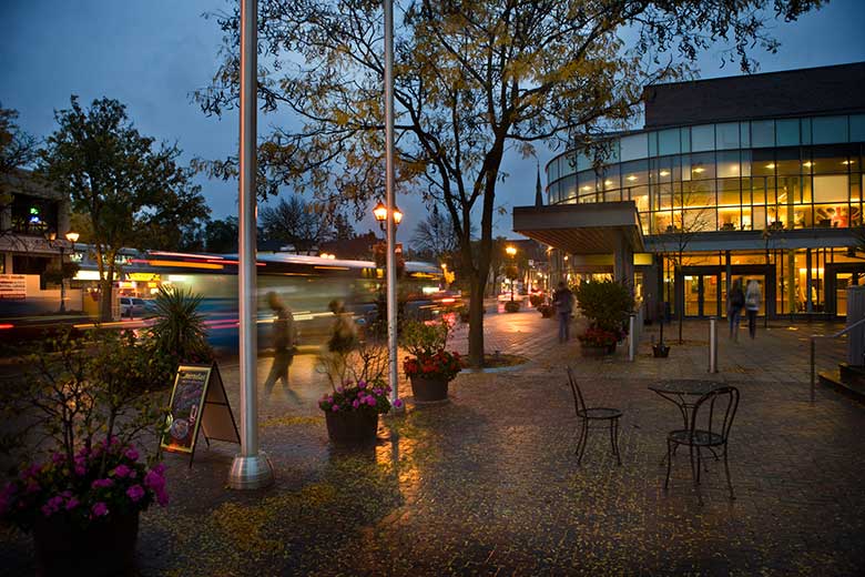 Street view of Richmond Hill, Ontario