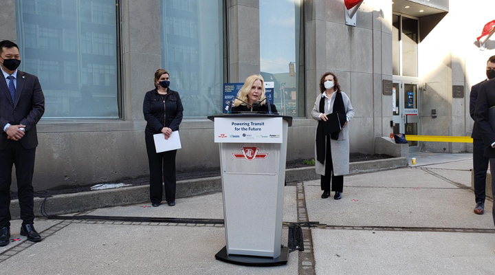 IESO President and CEO Lesley Gallinger announcing the funding for the TTC and PowerON pilor projects. (L to R): Associate Minister of Transportation Stan Cho, Toronto Councillor and Chair of the Environment and Infrastructure Committee Jennifer McKelvie, IESO President and CEO Lesley Gallinger, Toronto Councillor and TTC Chair Jaye Robinson, PowerON Energy Solutions Managing Director Keegan Tully, His Worship Toronto Mayor John Tory. 